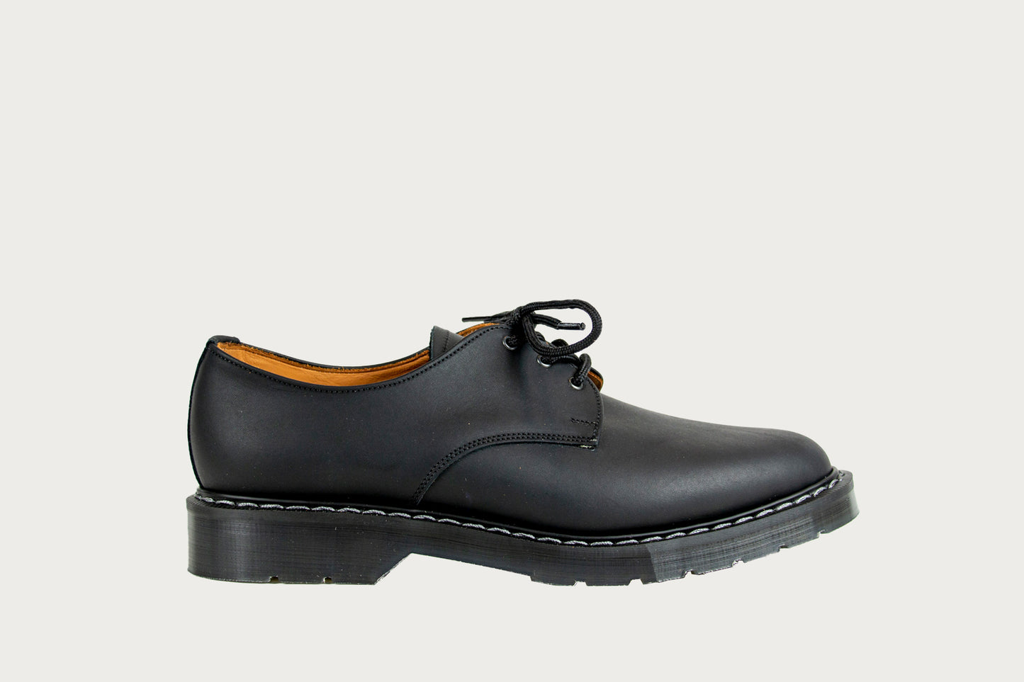 Solovair Gibson 3-Eye Shoe in Black Greasy