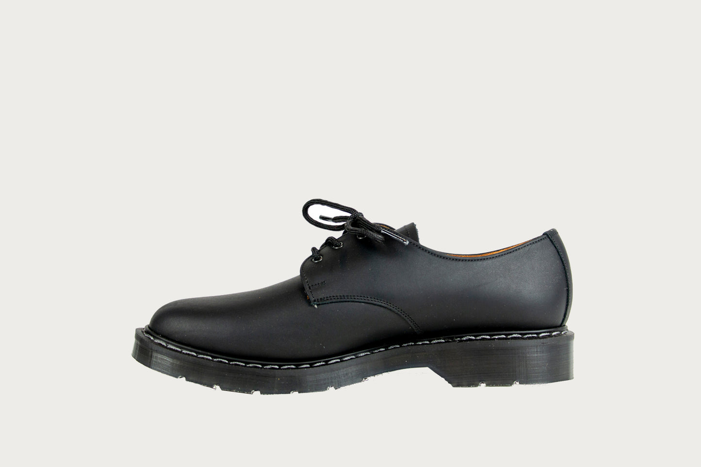 Solovair Gibson 3-Eye Shoe in Black Greasy