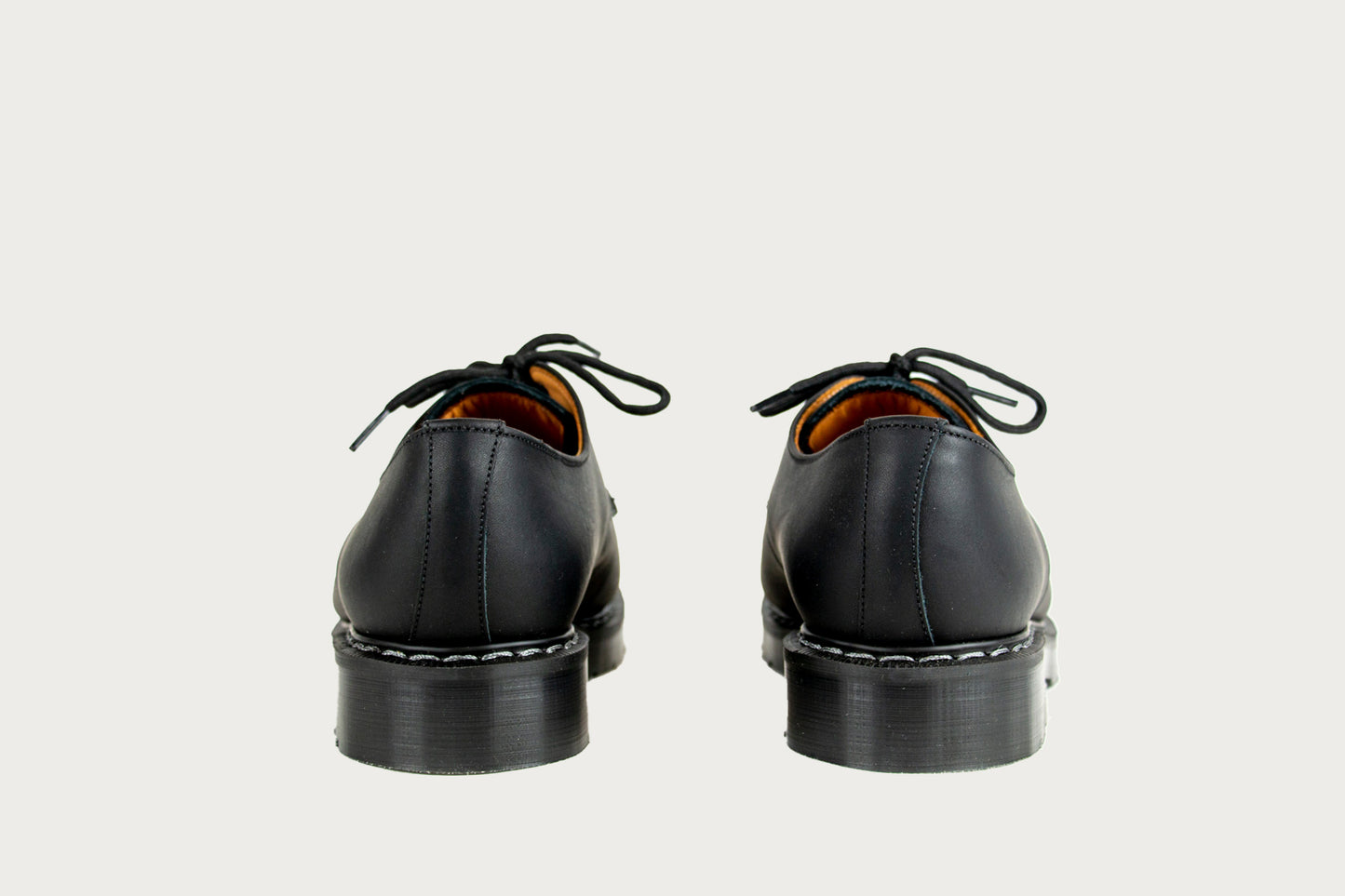 Solovair Gibson 3-Eye Shoe in Black Greasy